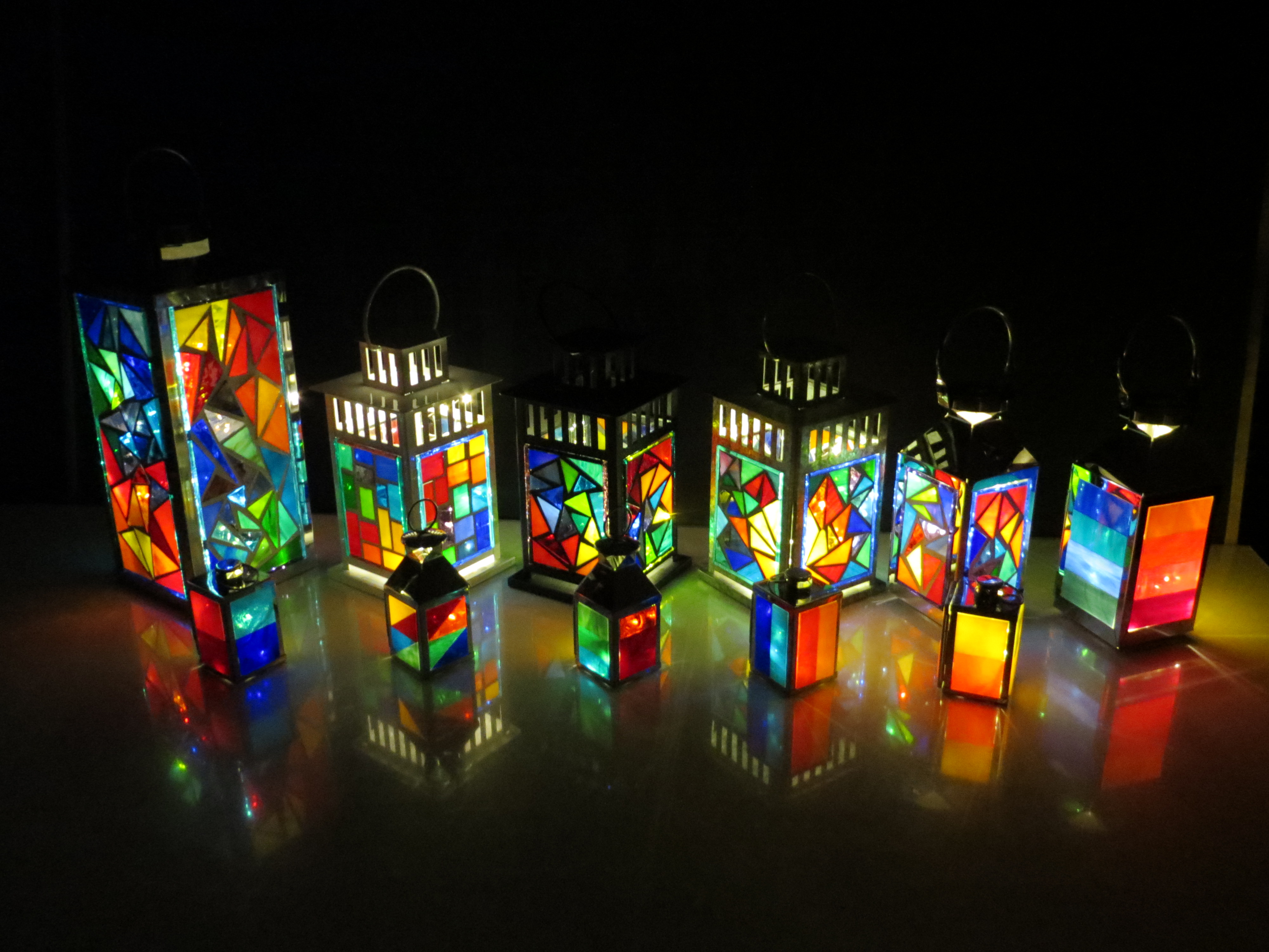 Datei laternen/laternen-gross-und-klein.jpg wurde nicht gefunden.